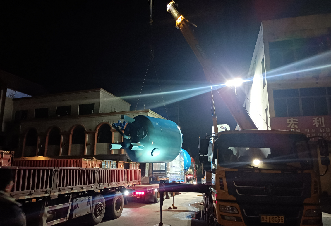 【川一股份】55T超濾設備裝車發往山西呂梁市